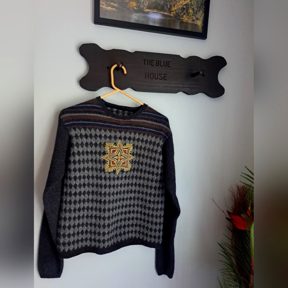 Robert Graham Gray and Black Patterned Crewneck Sweater